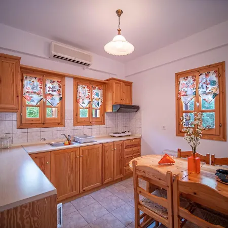 Apartman Orange House For Big Families In - Delicious Damúhari