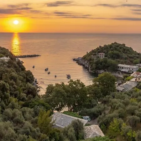 Orange House For Big Families In - Delicious Apartman