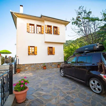 Orange House For Big Families In - Delicious Apartman