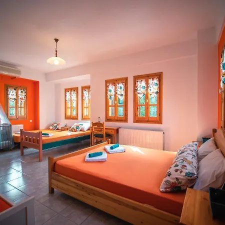 Orange House For Big Families In - Delicious Apartman *