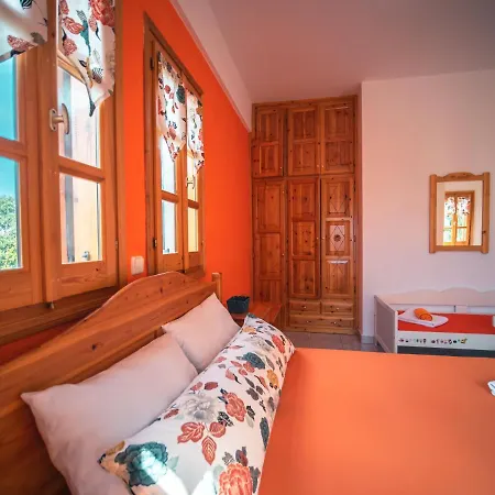 Apartment Orange House For Big Families In - Delicious *