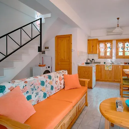 Orange House For Big Families In - Delicious * Damúhari