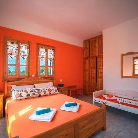 Orange House For Big Families In - Delicious * Damúhari