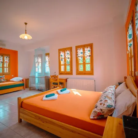 Orange House For Big Families In - Delicious Apartman Damúhari