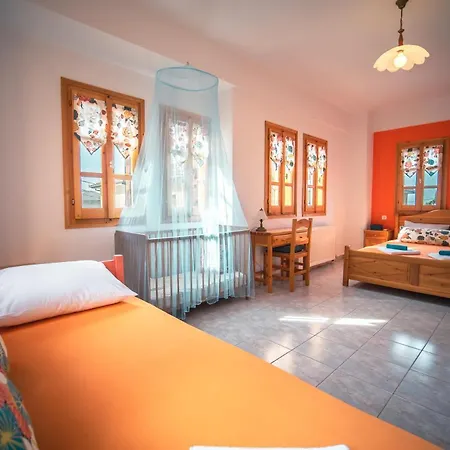 Orange House For Big Families In - Delicious * Damúhari