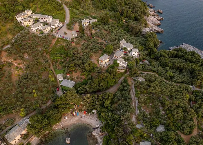 Orange House For Big Families In - Delicious Apartment Damouchari