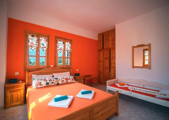 Orange House For Big Families In - Delicious * Damouchari