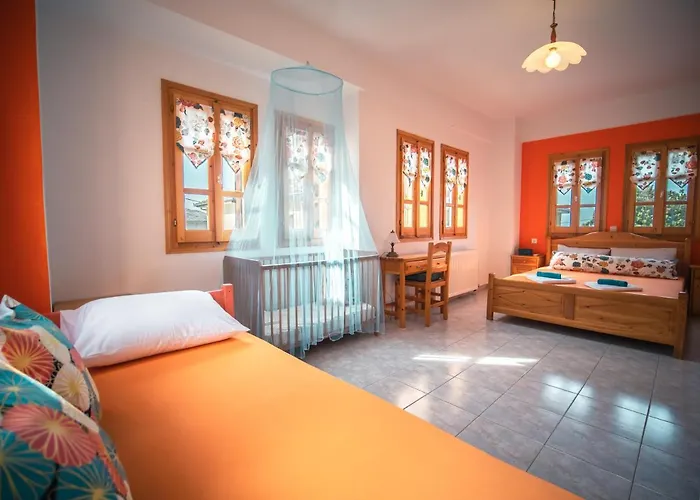 Orange House For Big Families In - Delicious * Damouchari